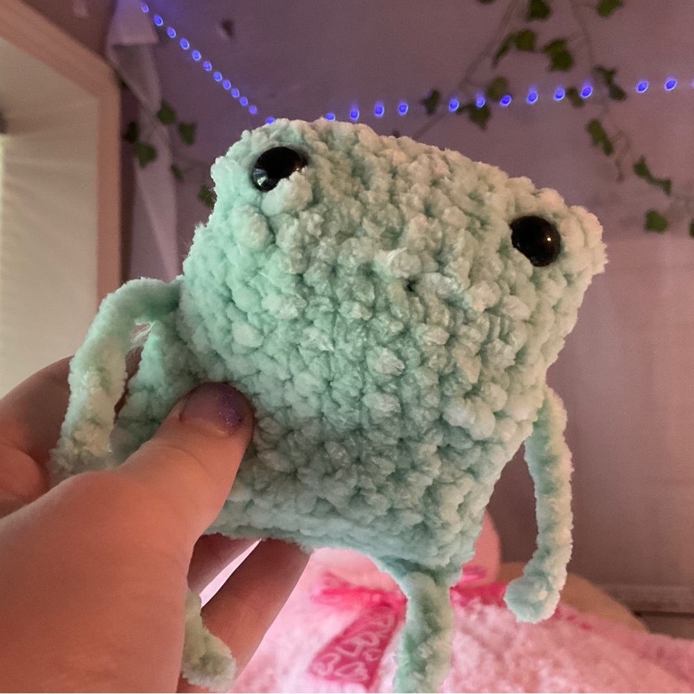 Crochet frog toy plushie small cute took hours handmade cute only 2 left